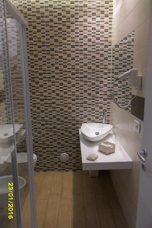 Location Lory Hotel Busto Arsizio Kültér fotó
