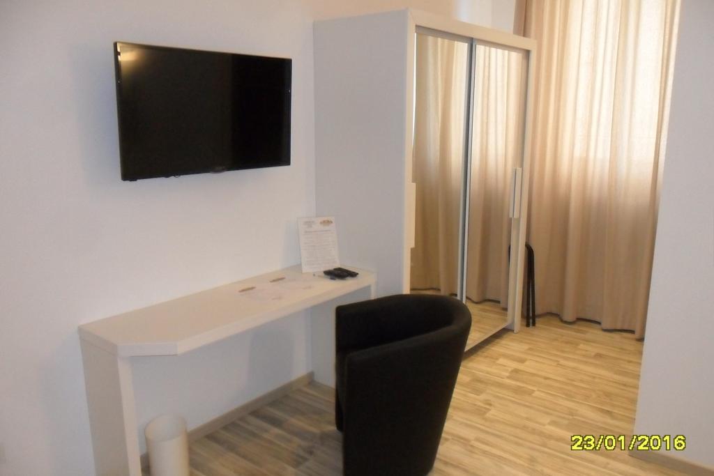 Location Lory Hotel Busto Arsizio Kültér fotó