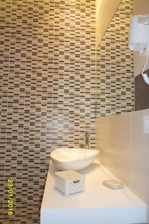 Location Lory Hotel Busto Arsizio Kültér fotó