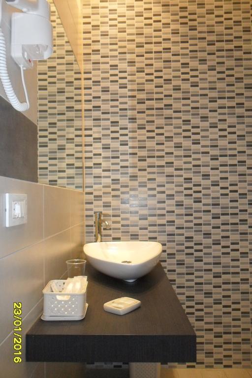 Location Lory Hotel Busto Arsizio Kültér fotó